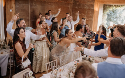 CHOOSING THE PERFECT COTSWOLDS WEDDING BAND